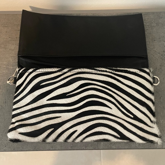 100% Genuine Leather Zebra Print Clutch/Crossbody Bag - Picture 4 of 6